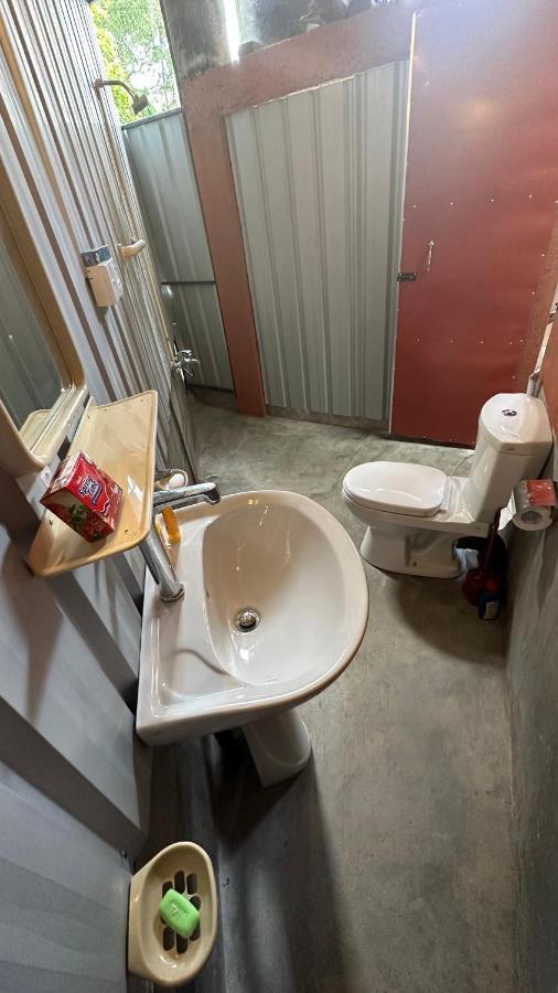 A Lounge Hostel And Cafe エッラ エクステリア 写真