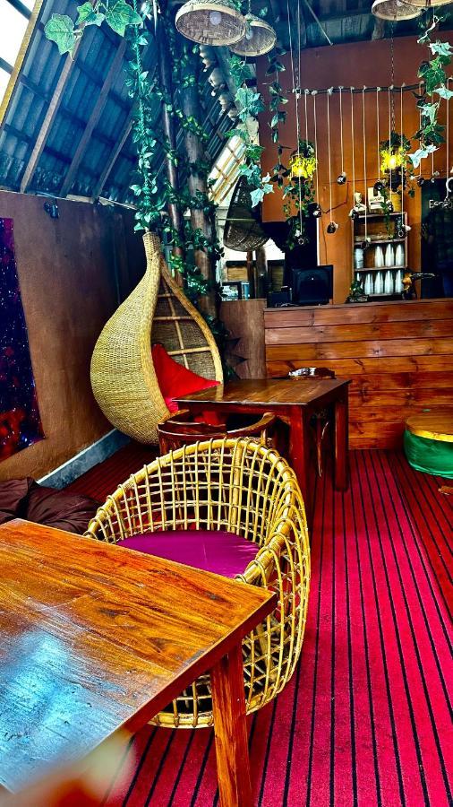 A Lounge Hostel And Cafe エッラ エクステリア 写真