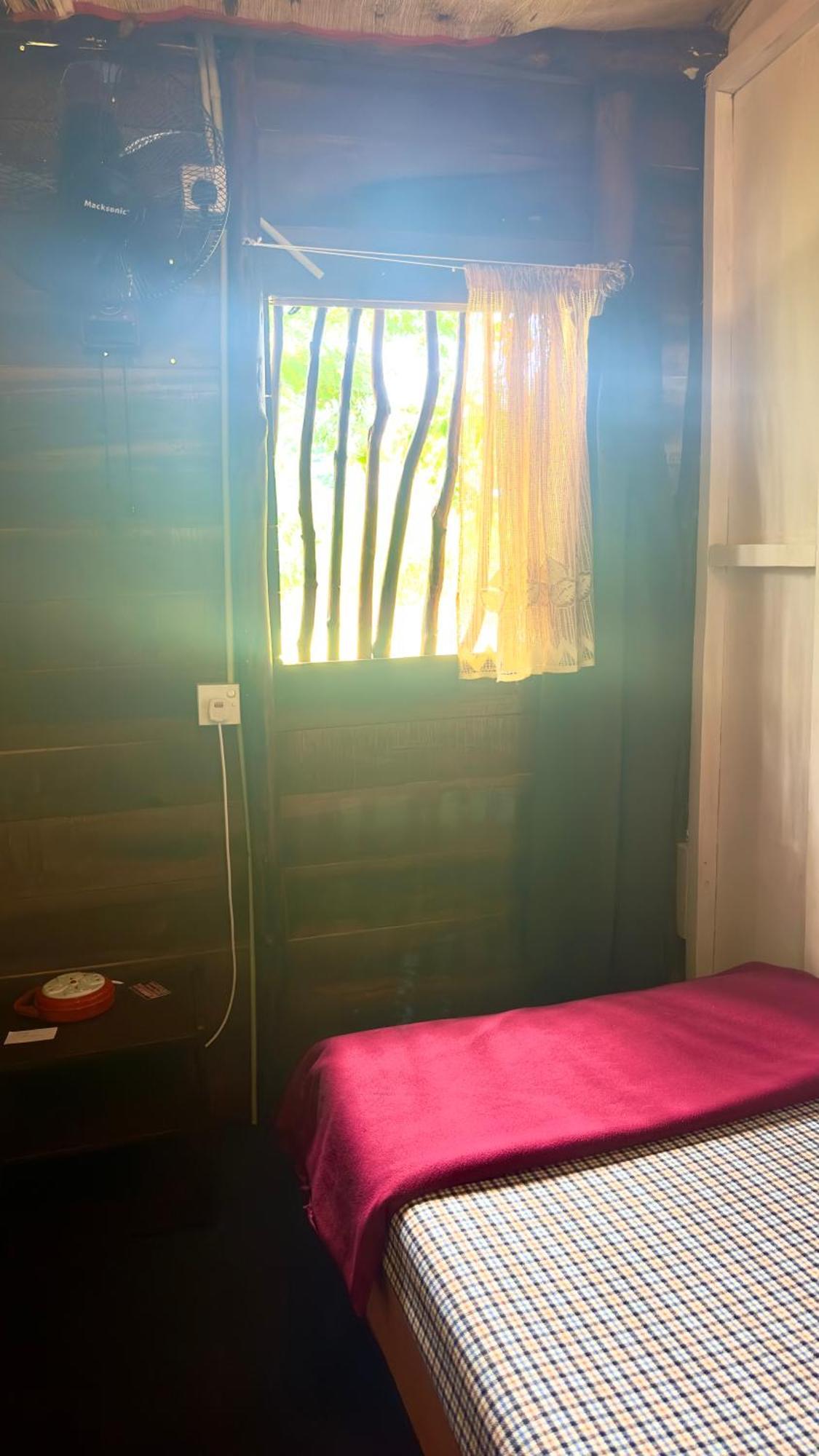 A Lounge Hostel And Cafe エッラ エクステリア 写真
