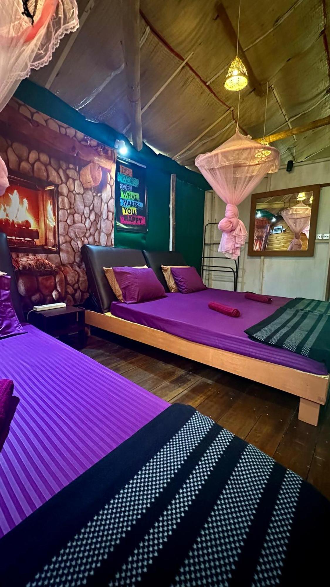 A Lounge Hostel And Cafe エッラ エクステリア 写真