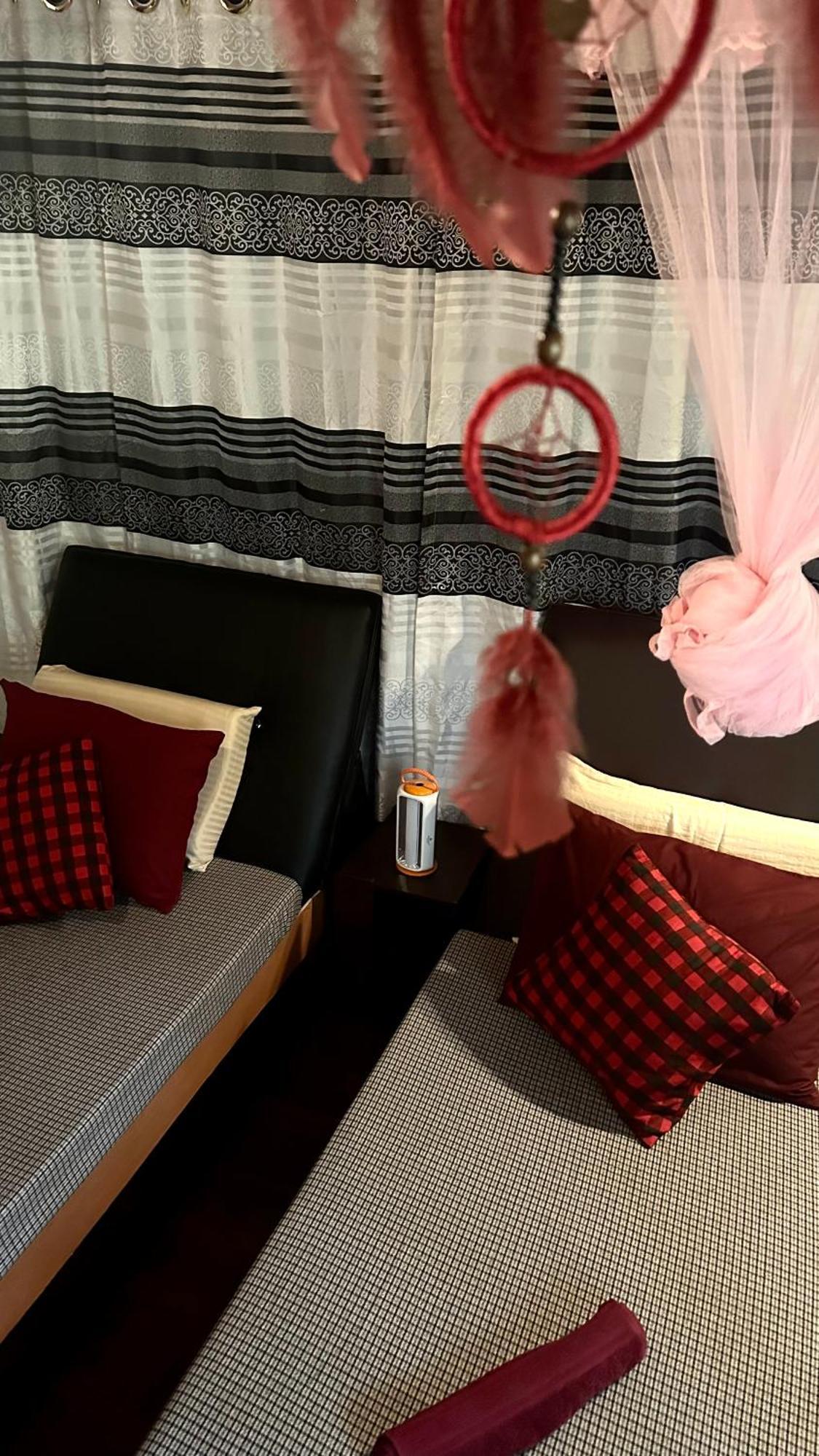 A Lounge Hostel And Cafe エッラ エクステリア 写真